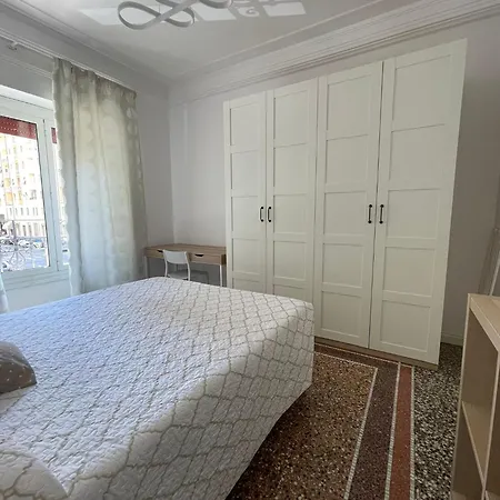 בית הארחה Casa Ele ג'נובה
