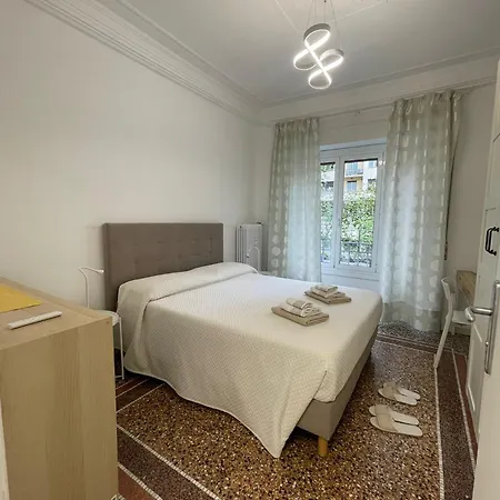 בית הארחה Casa Ele ג'נובה